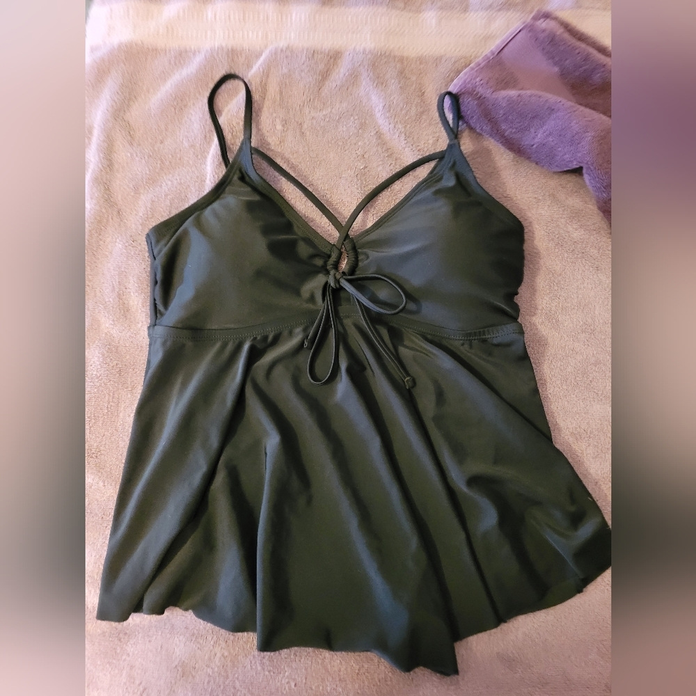 NWOT women's swim top, size Large